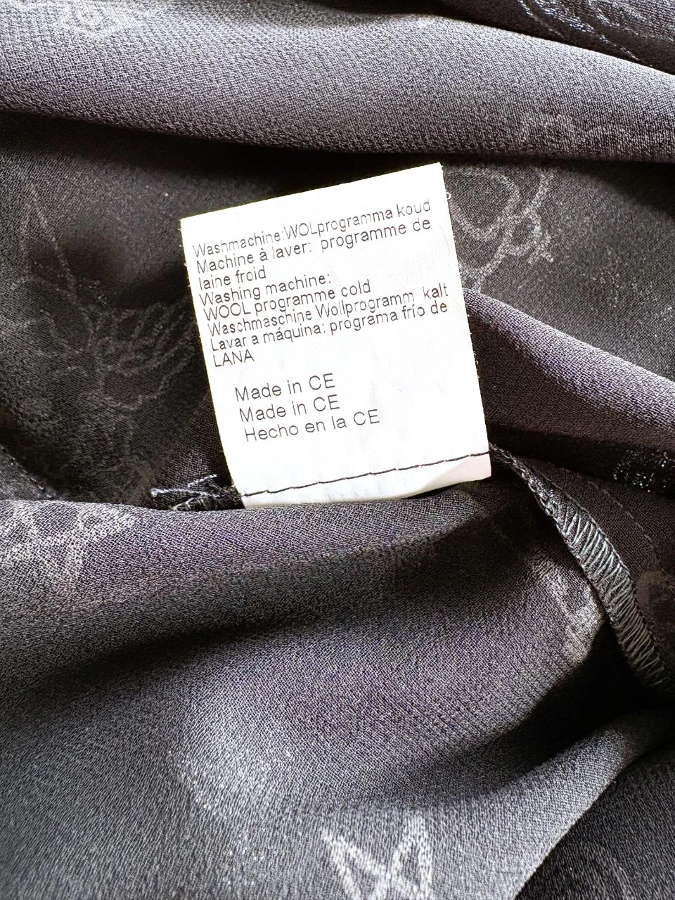 Blusa transparente Caroline Biss – tamanho 46 – detalhes prateados e botões de bola – photo 13